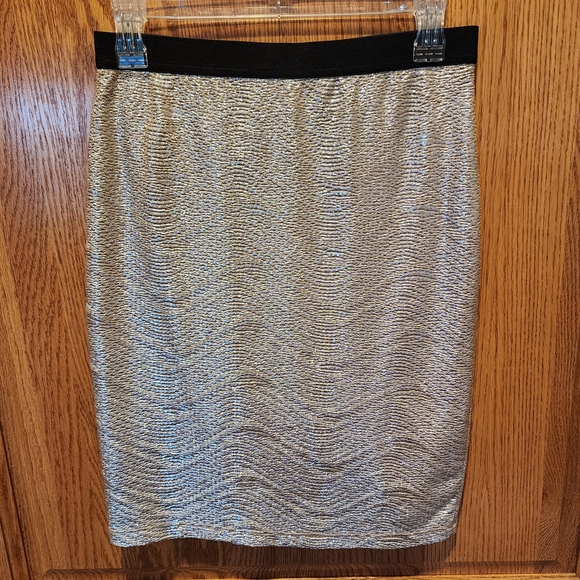 Forever 21 Dresses & Skirts - Forever 21 Black and Gold Pencil Skirt size M